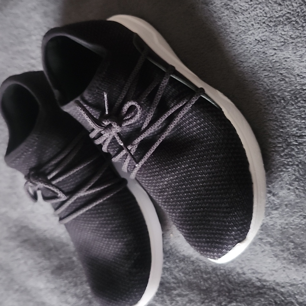Vessi brand sneakers. Size 7
